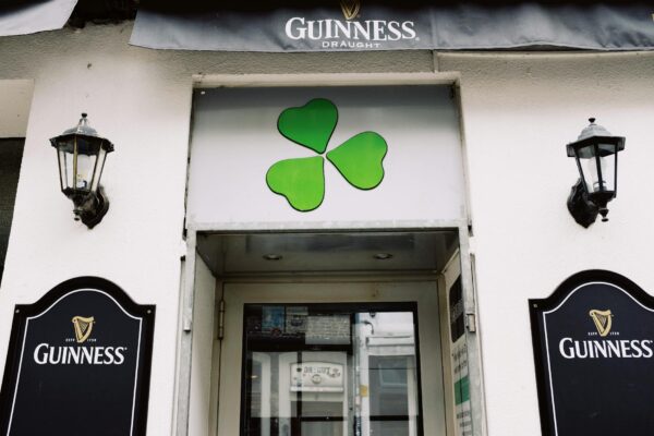 Road trip Irlande 7 jours : Wild Atlantic Way et pubs légendaires - Photo par ready made